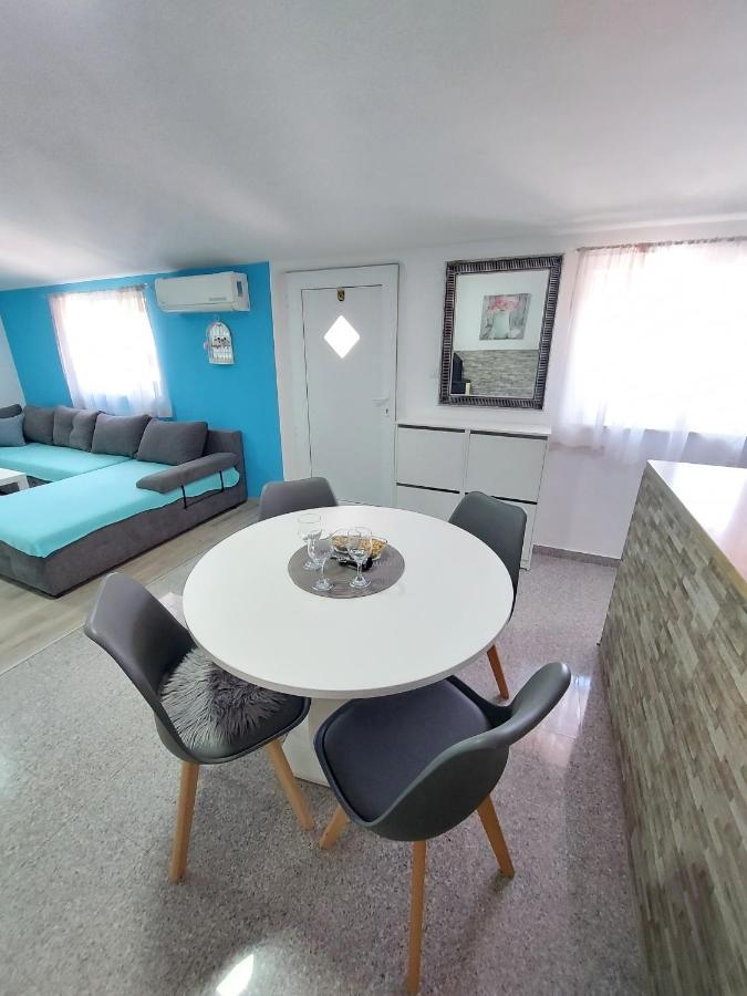 Apartman Ana Štinjan Exteriér fotografie