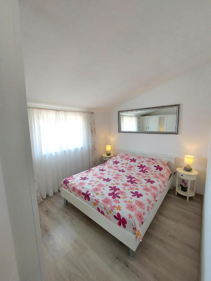 Apartman Ana Štinjan Exteriér fotografie